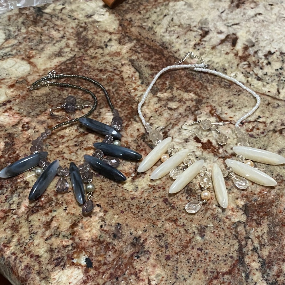 Light and dark necklace earring set